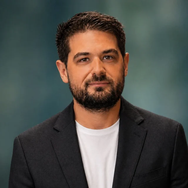 Nicolás Nicolaide, docente de los cursos